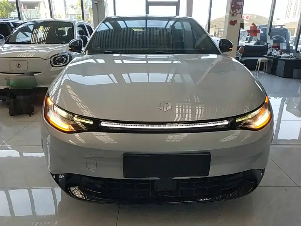 Leapmotor Leapmotor C01 — миниатюра 3