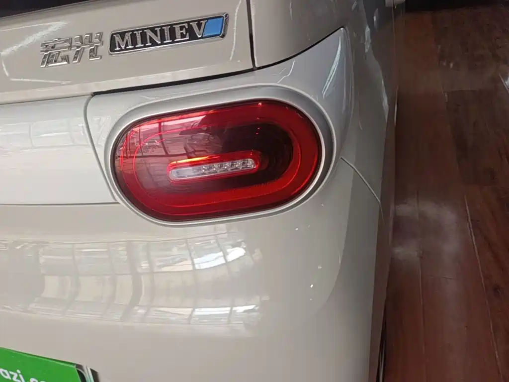 Wuling MINIEV — миниатюра 8