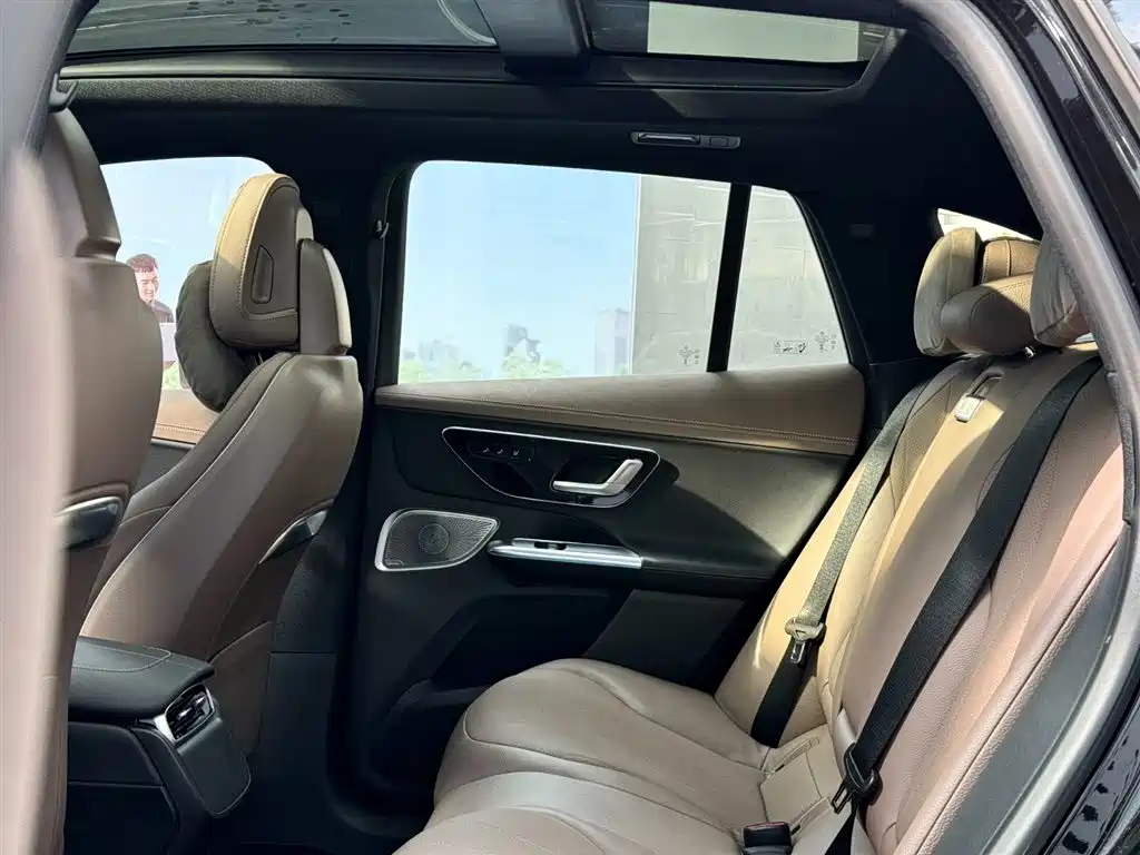 MERCEDES-BENZ EQE SUV