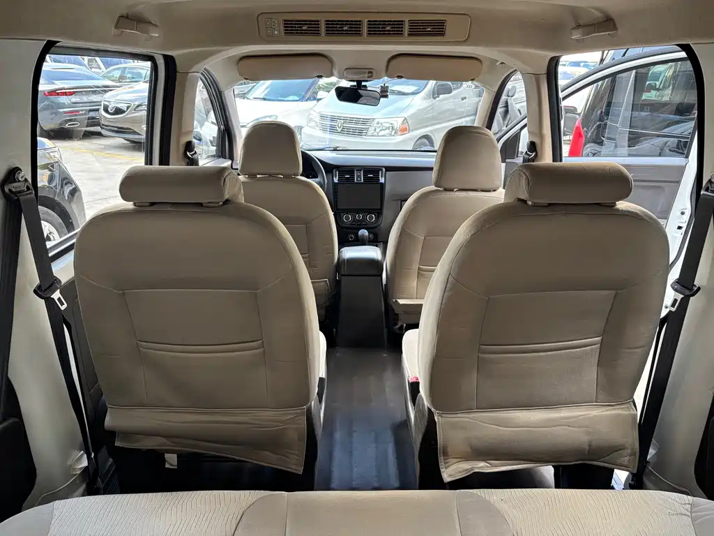 Wuling Rongguang V — миниатюра 16