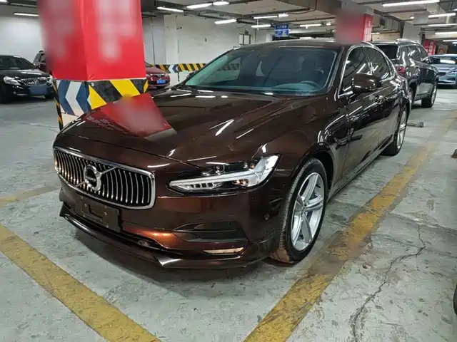 Volvo S90