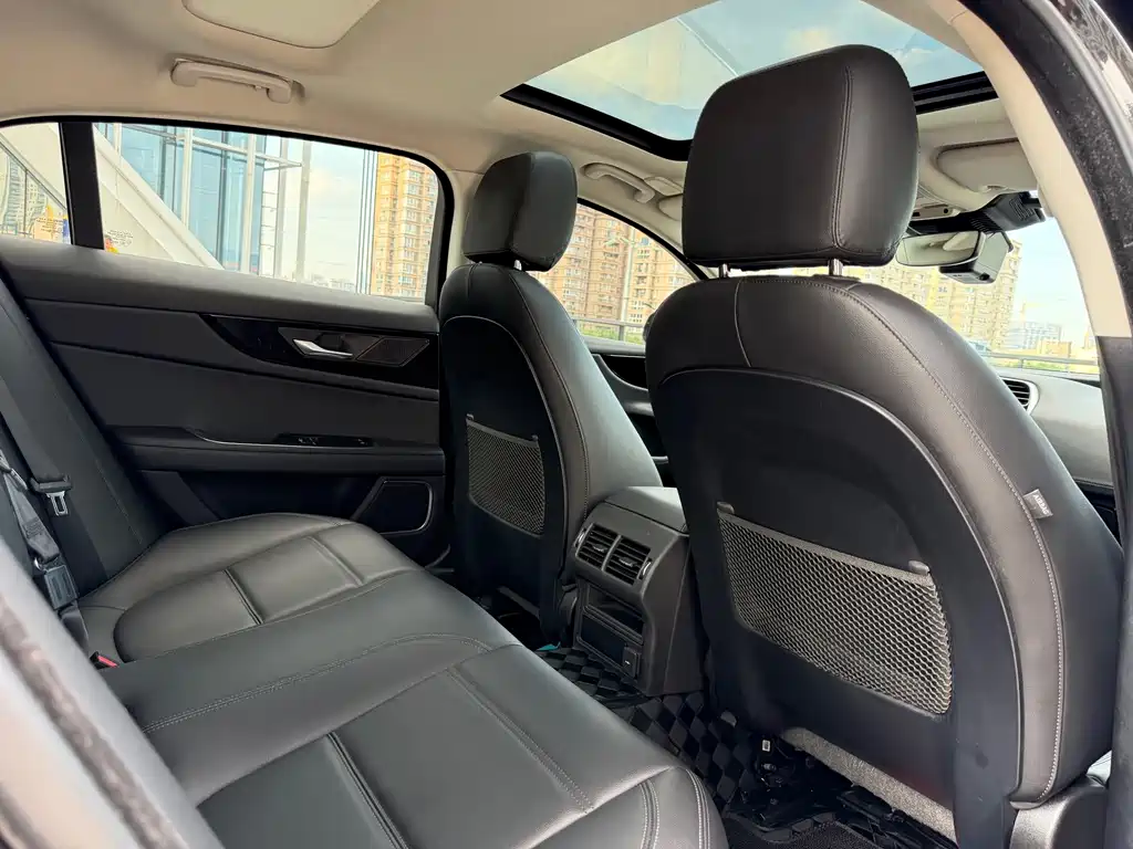 Jaguar XEL — миниатюра 12