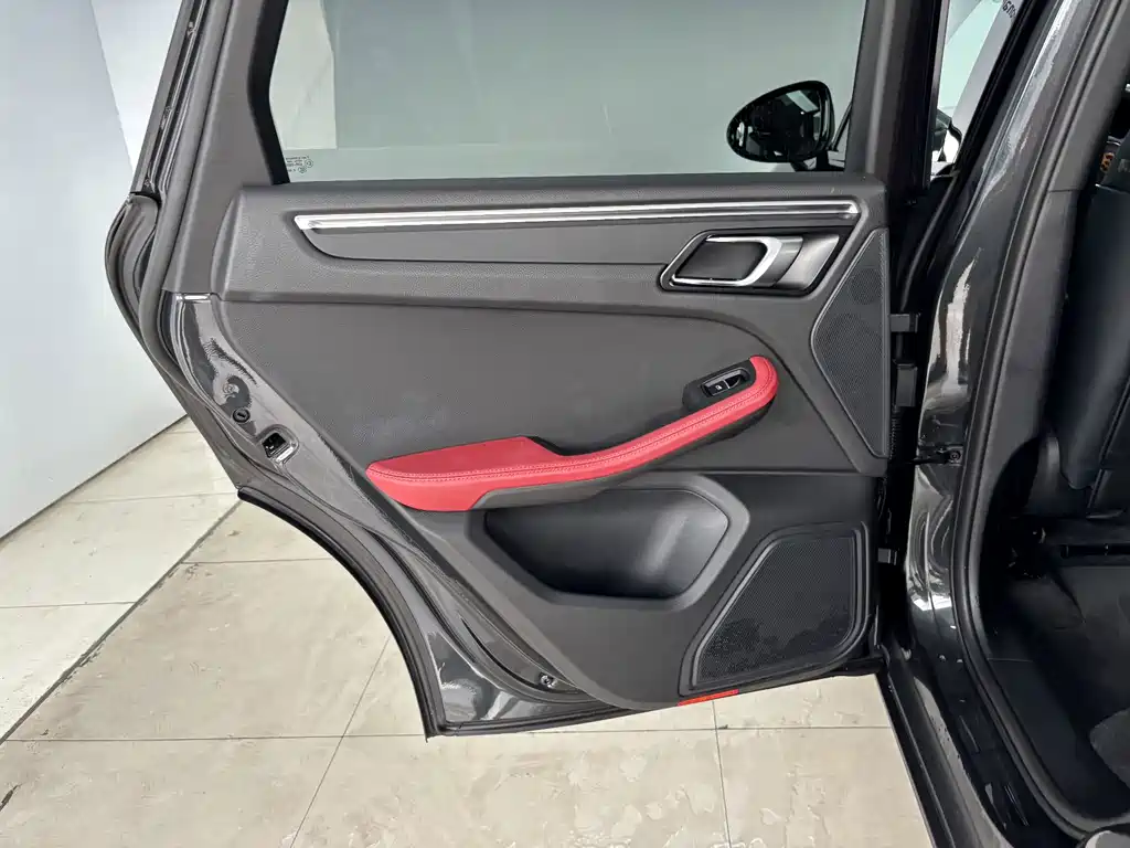 Porsche Macan — миниатюра 21