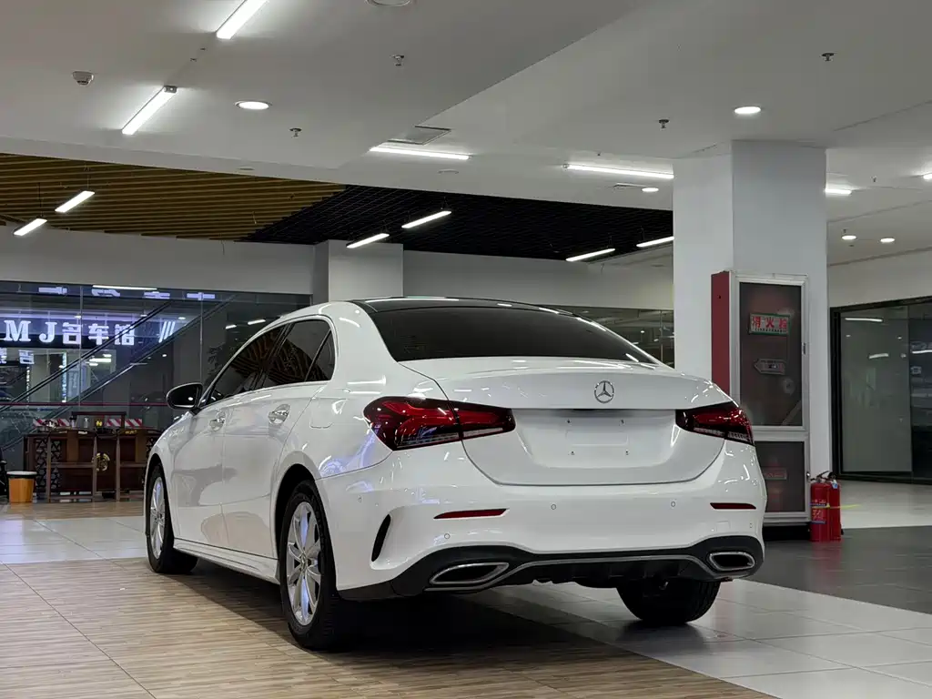 Mercedes-Benz A-Class — миниатюра 7