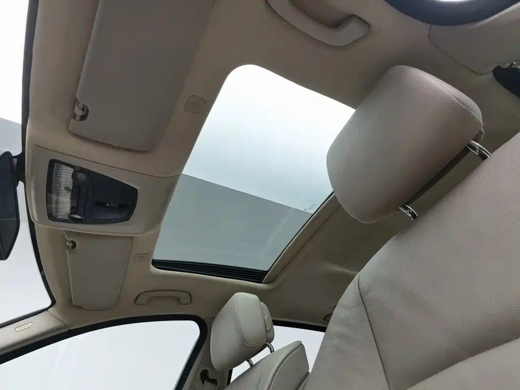 BMW 5 Series — миниатюра 14