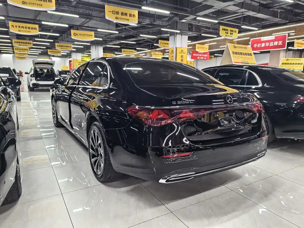 Mercedes-Benz E-Class — миниатюра 13