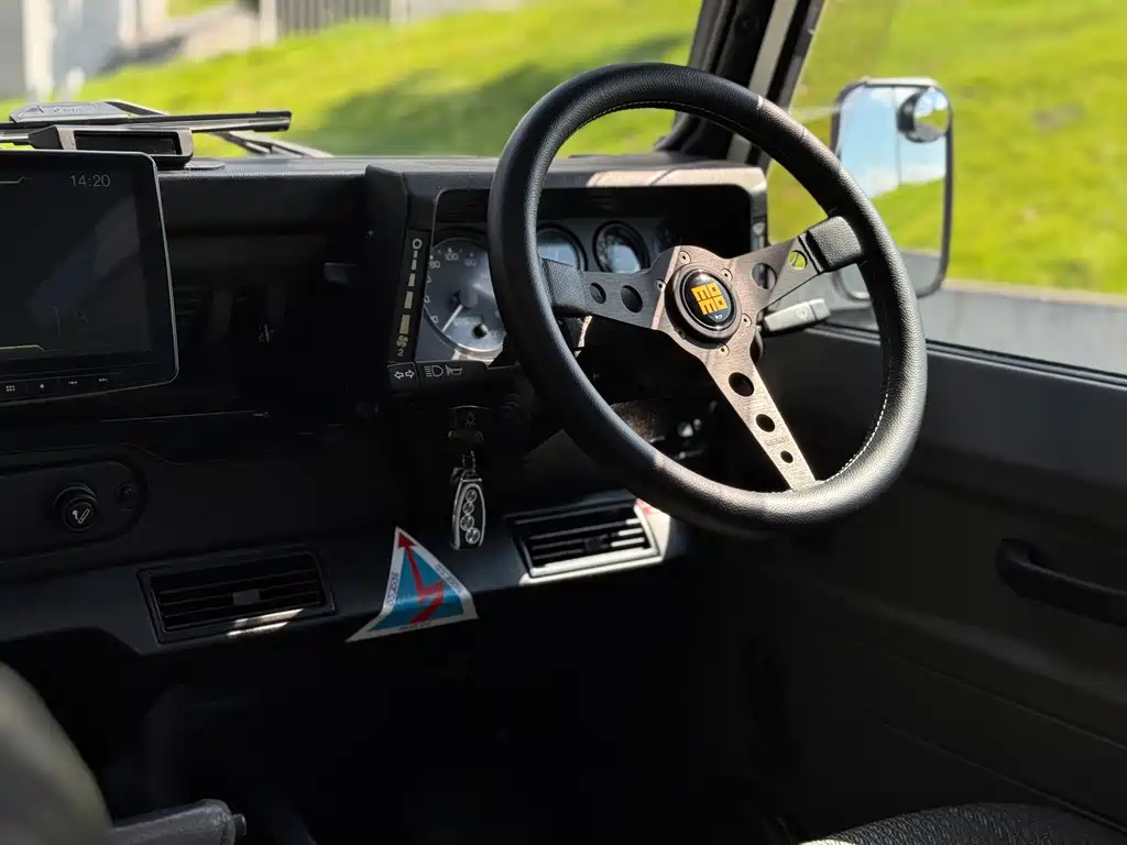 Land Rover Defender — миниатюра 16