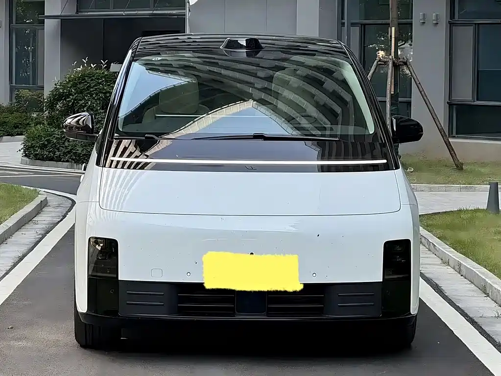 Li Auto Li MEGA — миниатюра 2