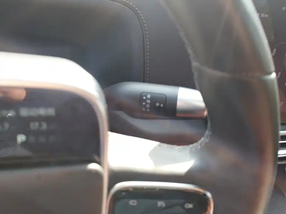 Li Auto Li L8 — миниатюра 16