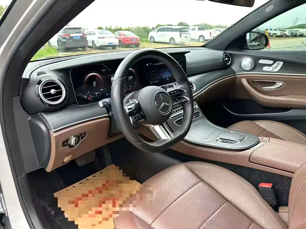 Mercedes-Benz E-Class — миниатюра 5
