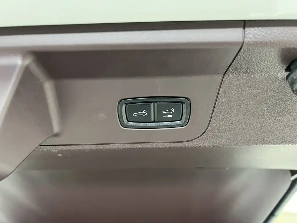 Porsche Panamera — миниатюра 32