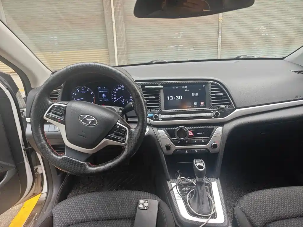 Hyundai Elantra — миниатюра 5