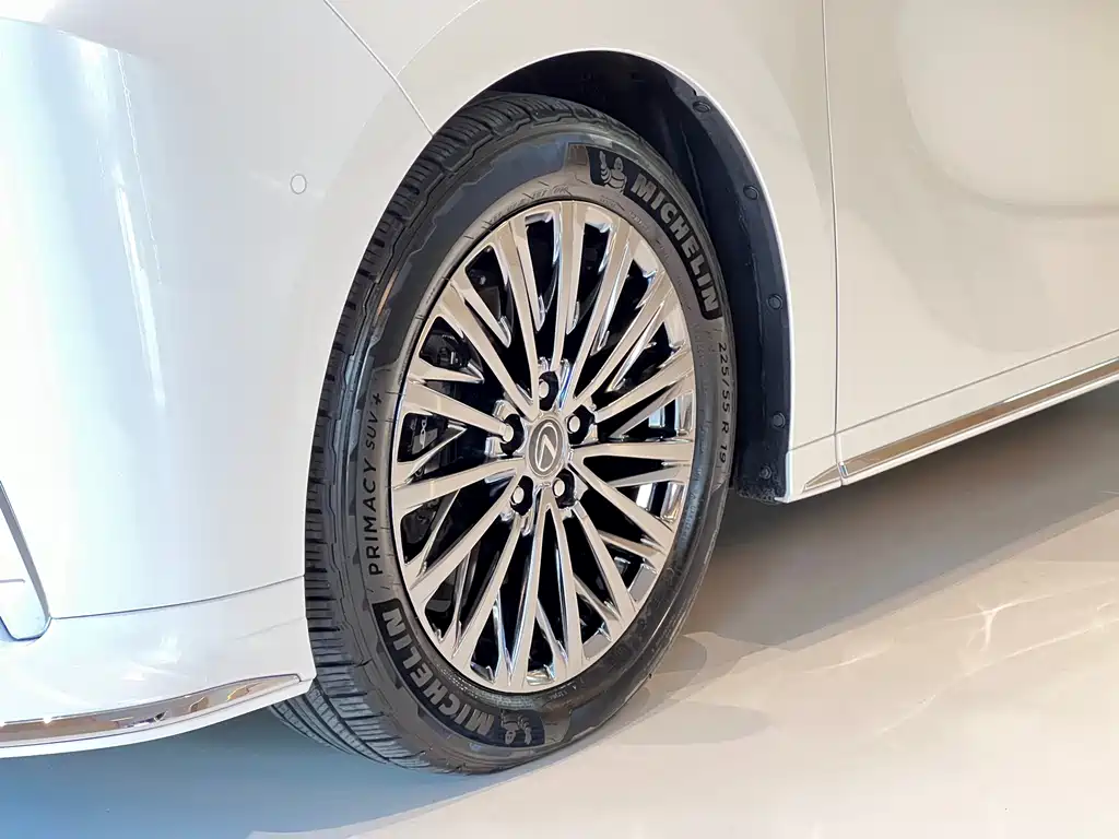 Lexus LM — миниатюра 4
