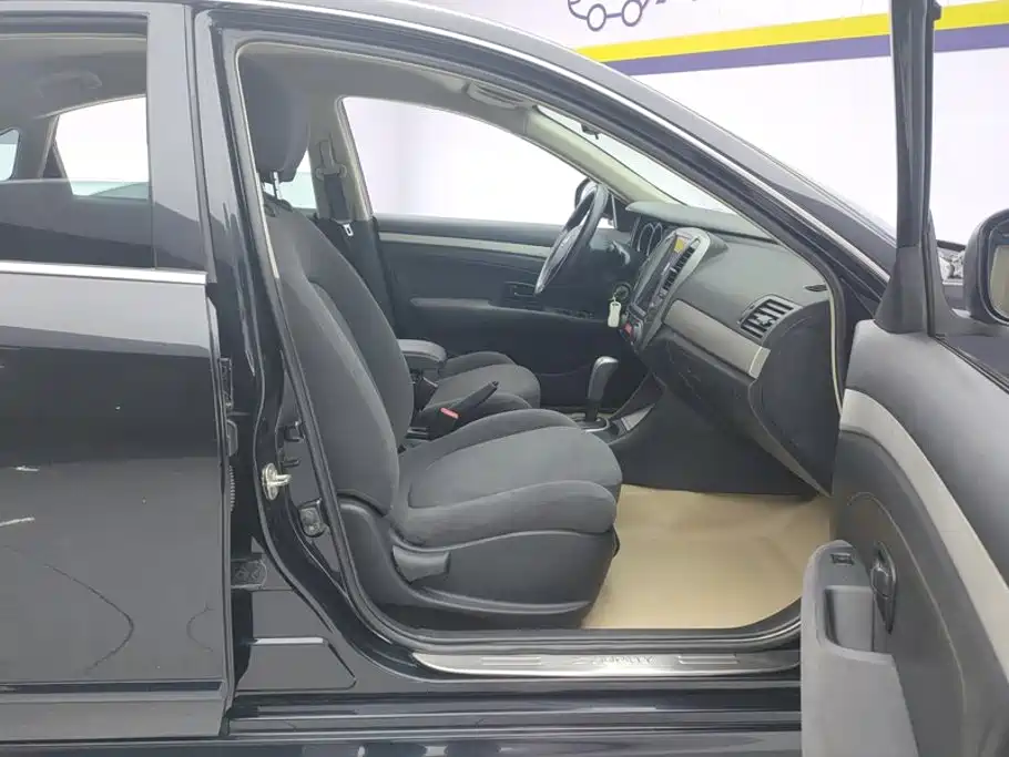 Nissan Sylphy — миниатюра 8