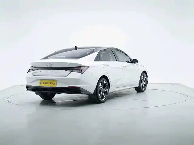 Hyundai Elantra — миниатюра 3