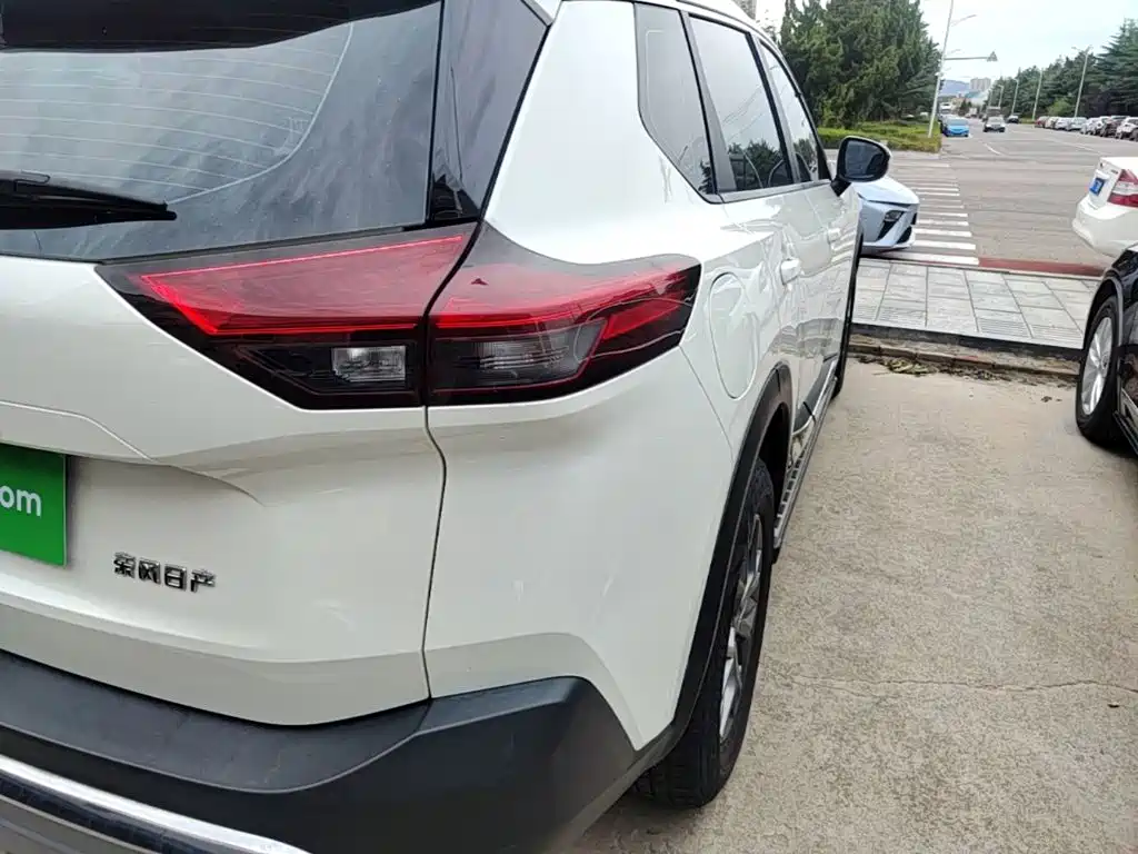 Nissan X-Trail — миниатюра 8