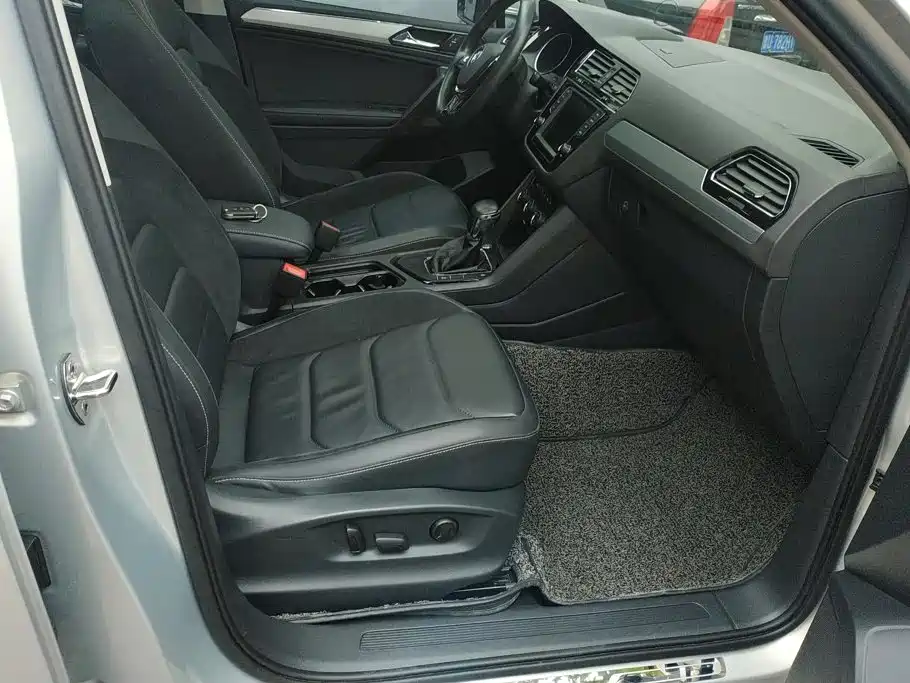 Volkswagen Tiguan L — миниатюра 8