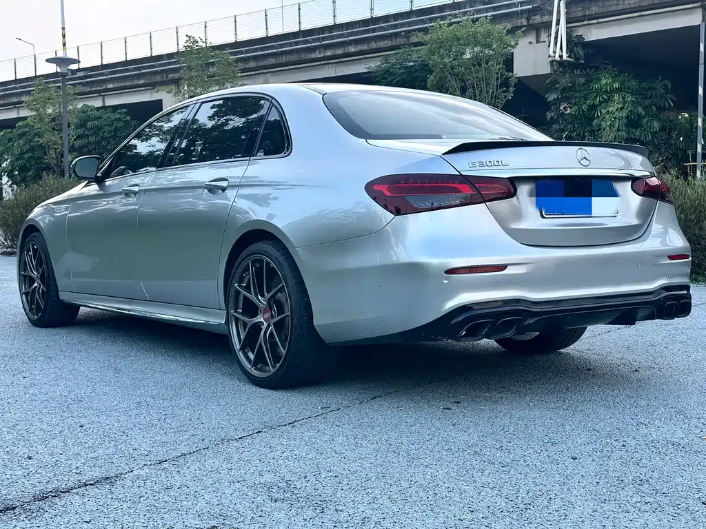Mercedes-Benz E-Class — миниатюра 6
