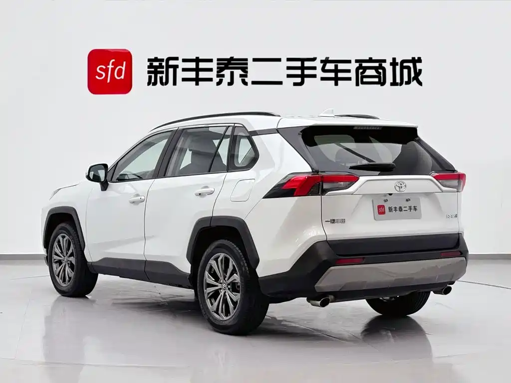 Toyota RAV4 — миниатюра 6