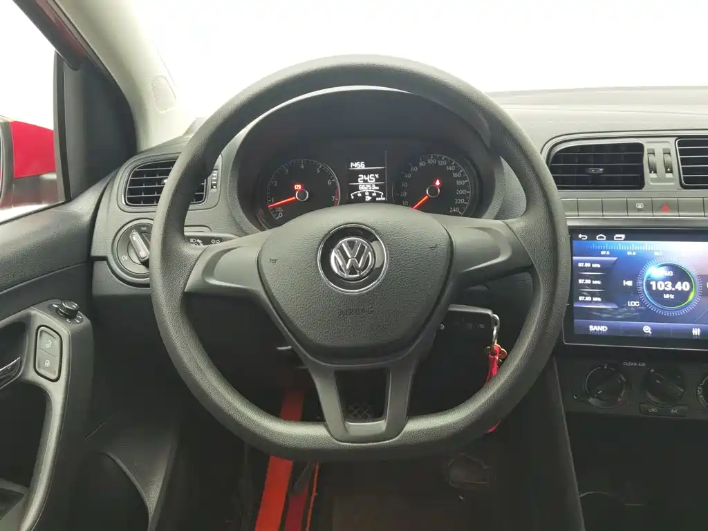 Volkswagen Polo — миниатюра 11