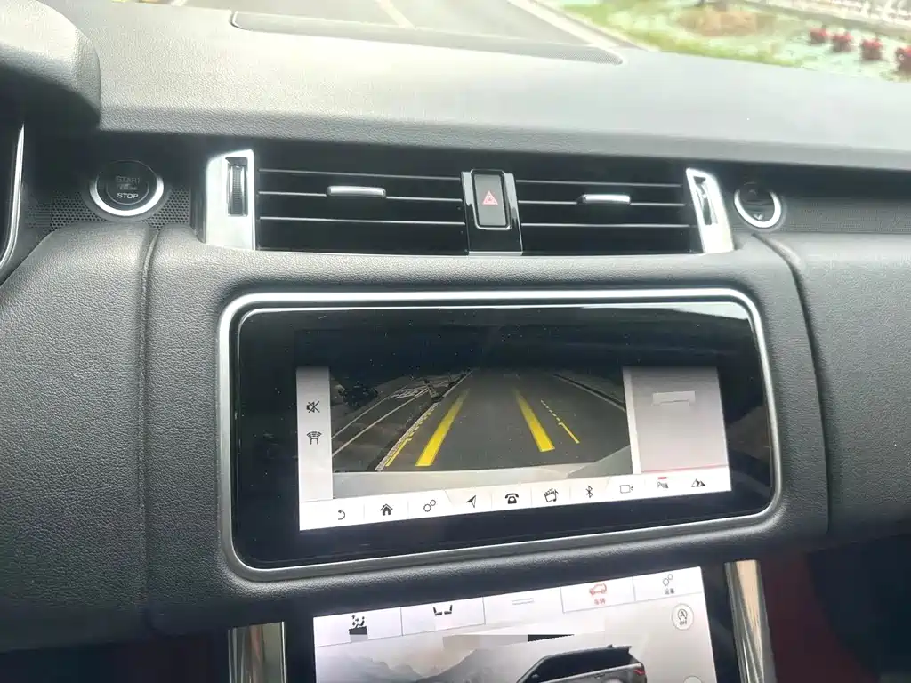 Land Rover Sport PHEV — миниатюра 10