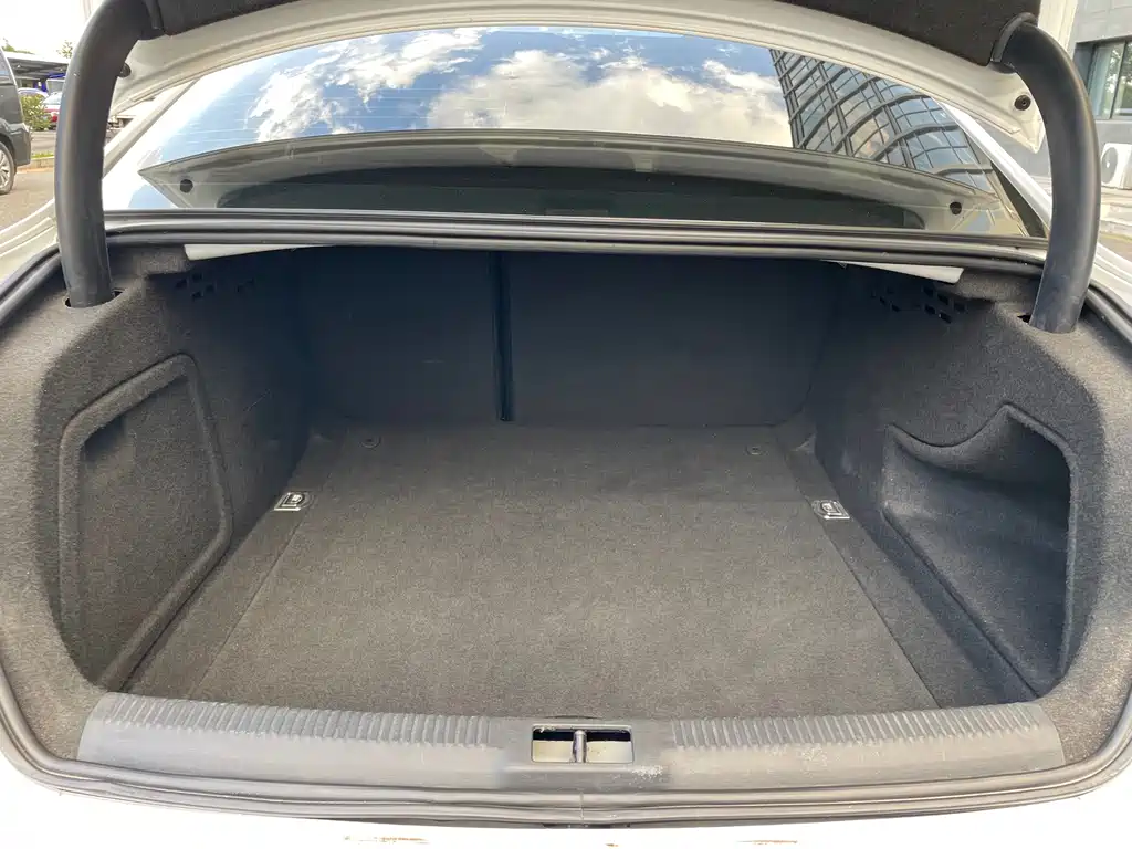 Audi A4L — миниатюра 14