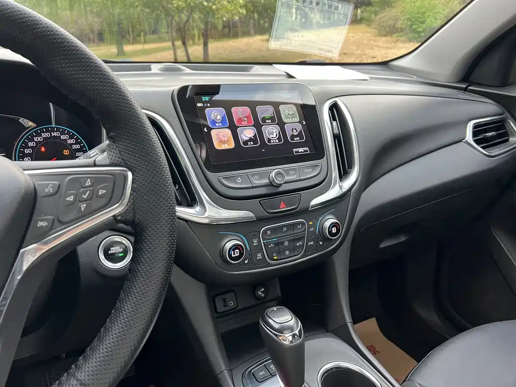Chevrolet Equinox — миниатюра 10