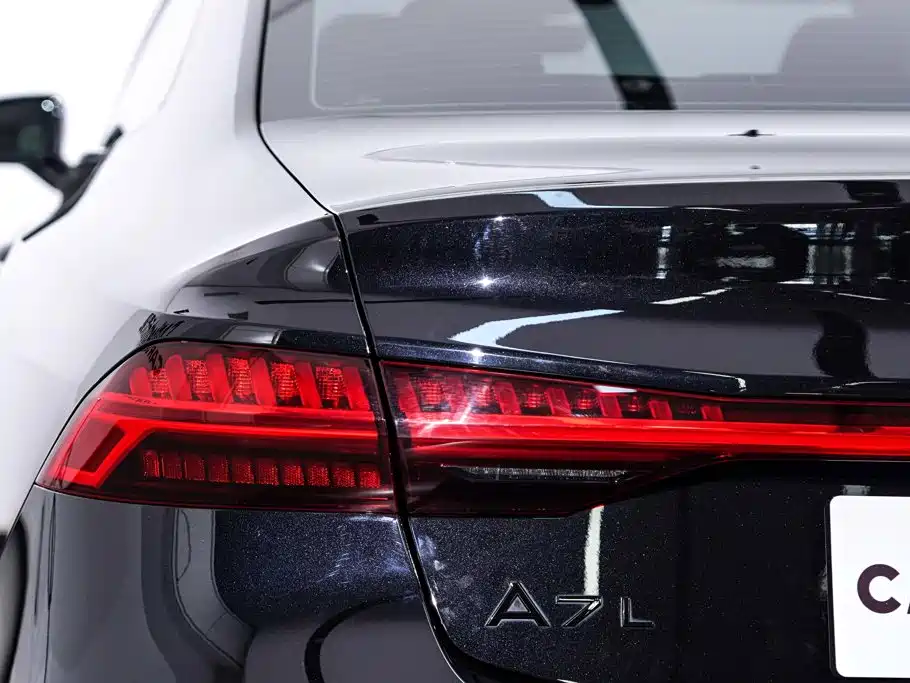 Audi A7L — миниатюра 11