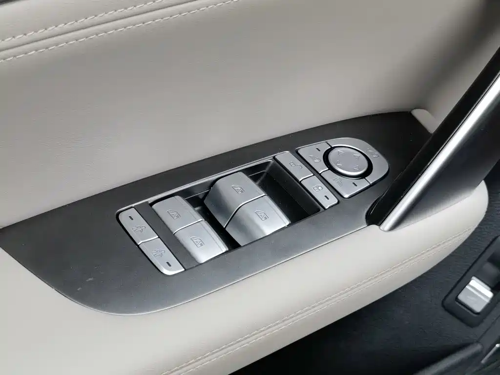 BYD Tang New Energy — миниатюра 9