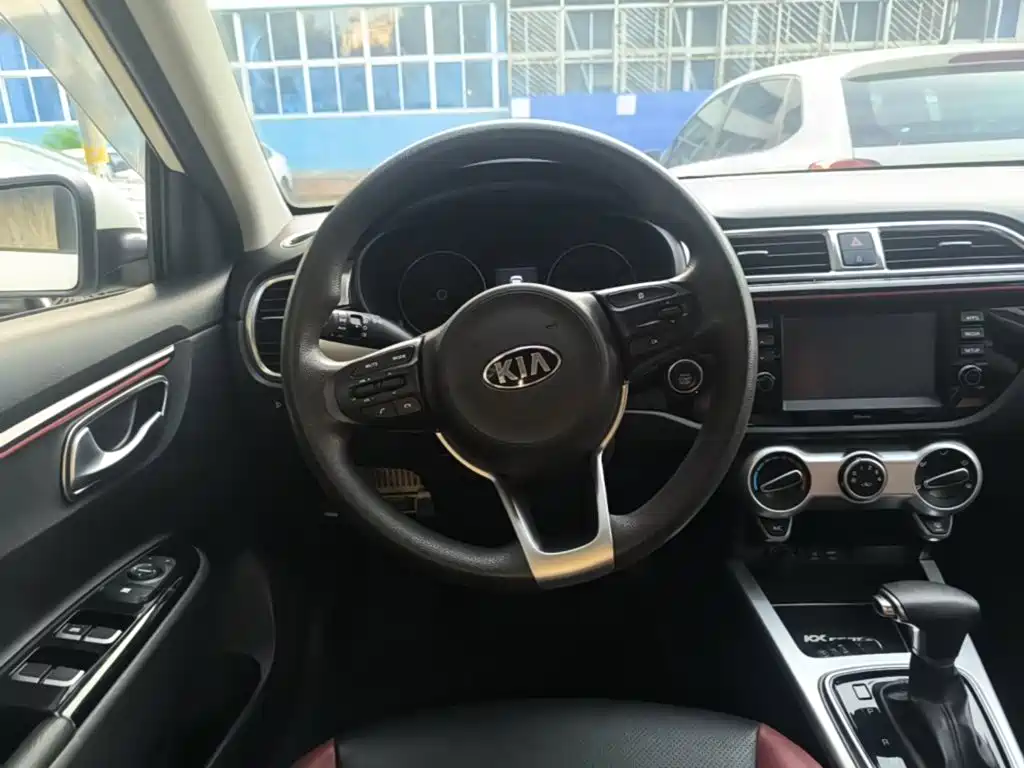 Kia KX Cross — миниатюра 11