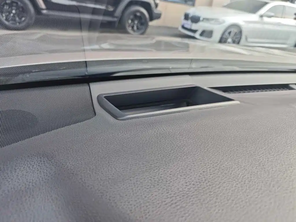 Toyota Camry — миниатюра 5