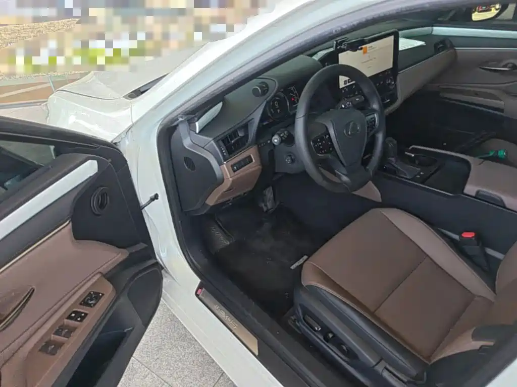 Lexus ES — миниатюра 16