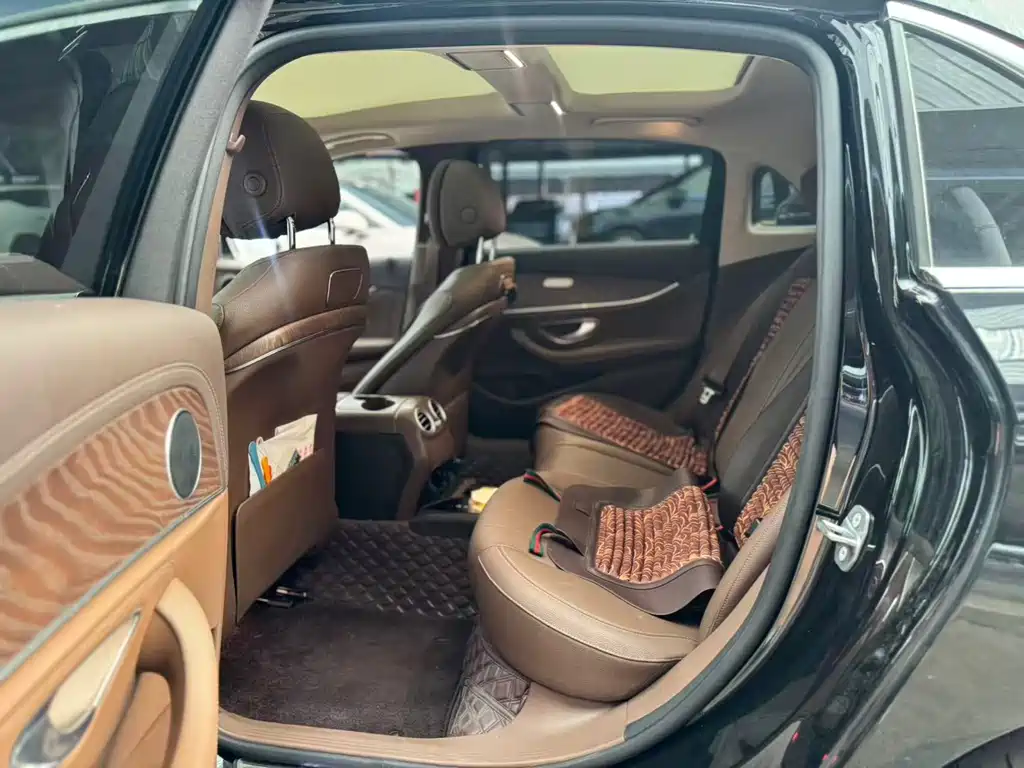 Mercedes-Benz E-Class — миниатюра 4