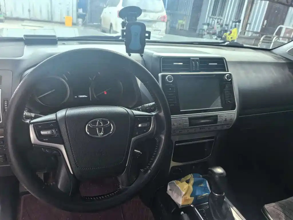 Toyota Prado — миниатюра 3