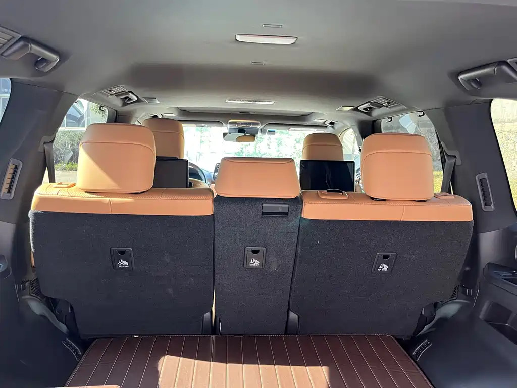 Lexus LX 2025 600