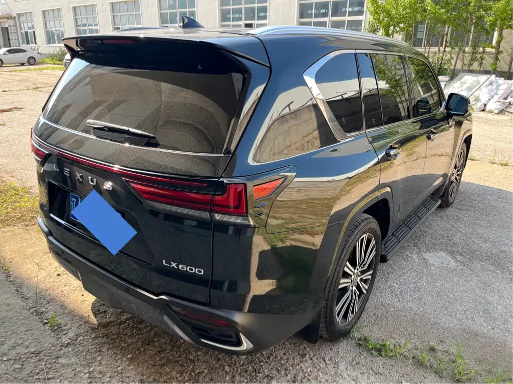 Lexus LX 2025 600