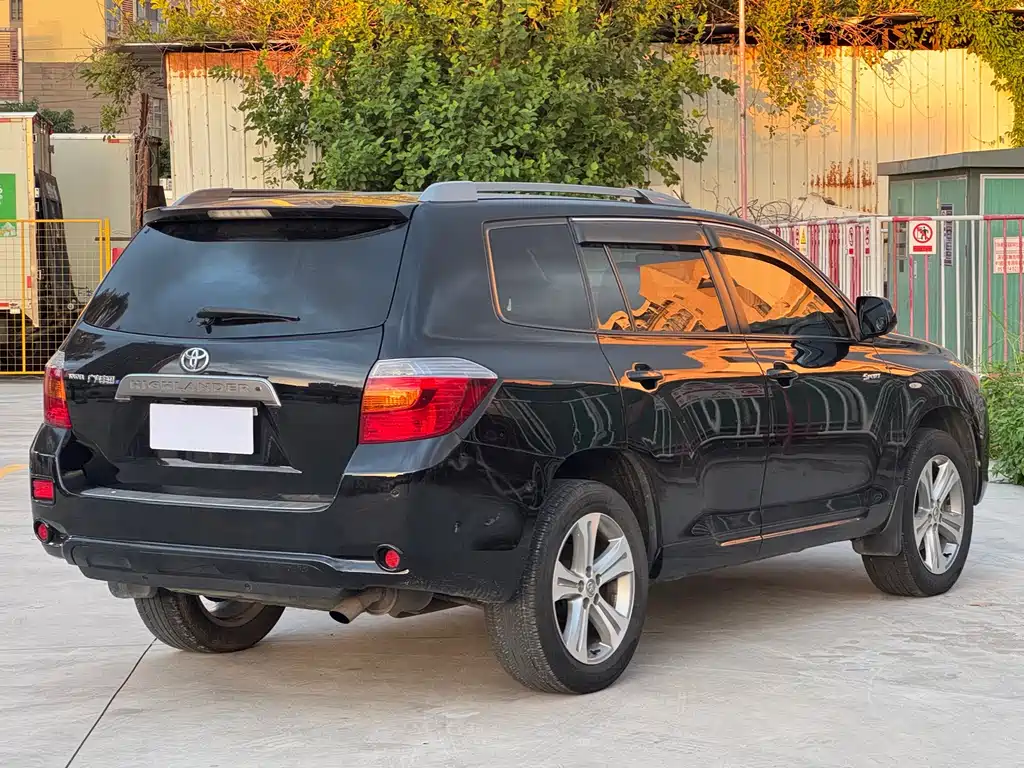 Toyota Highlander — миниатюра 10
