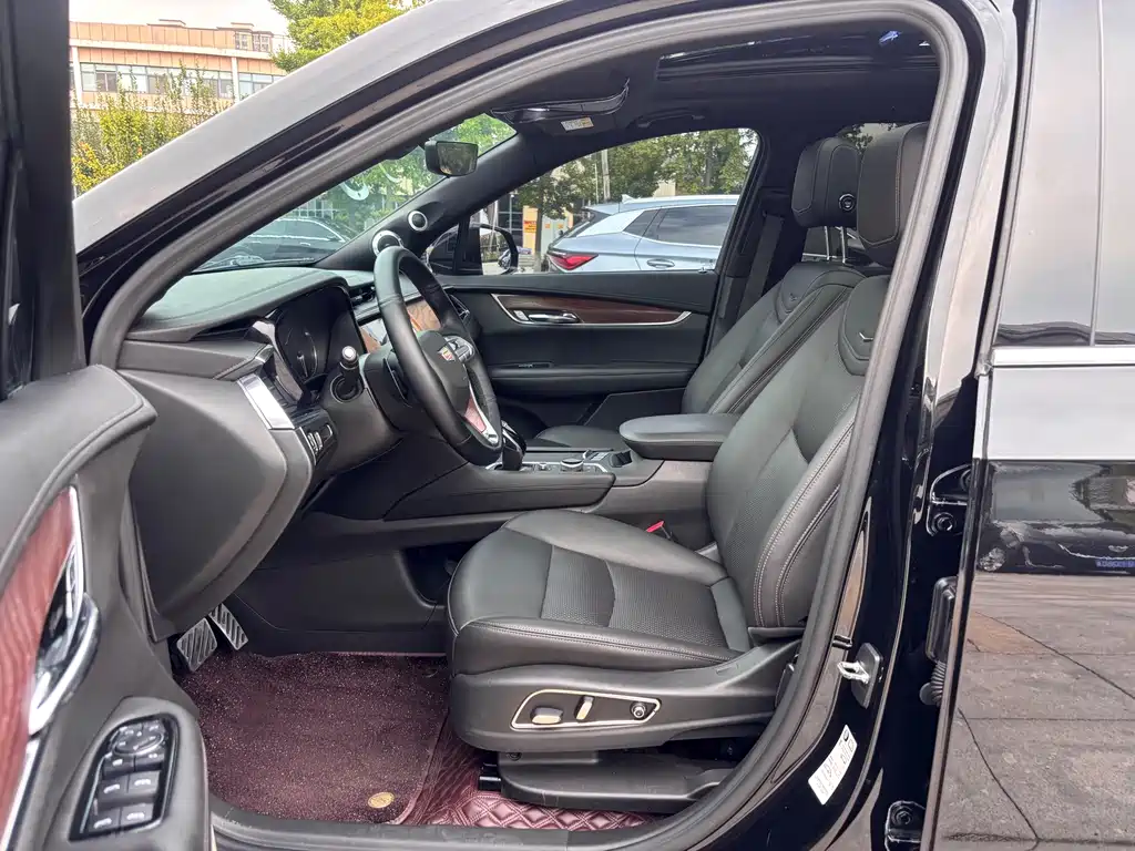 Cadillac XT6 — миниатюра 11