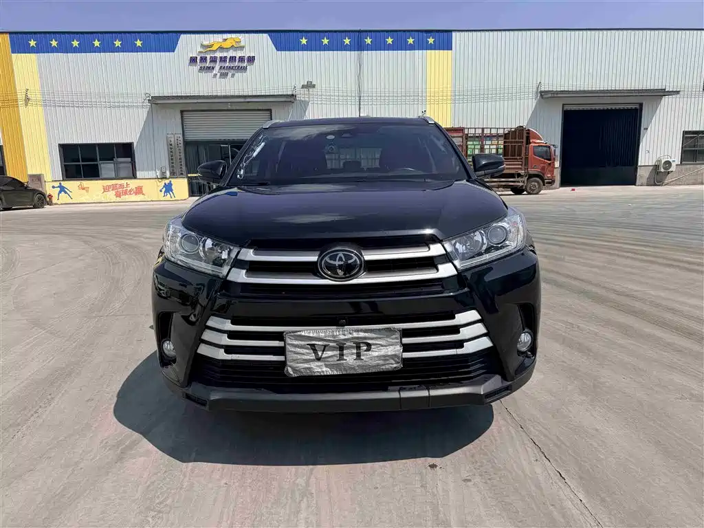 TOYOTA HIGHLANDER