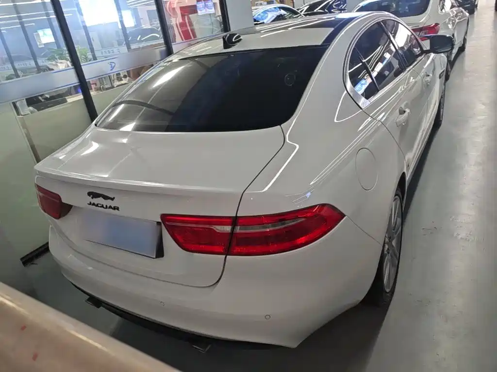 Jaguar XEL — миниатюра 6