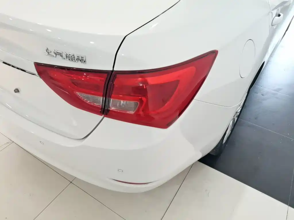 Buick Excelle — миниатюра 8