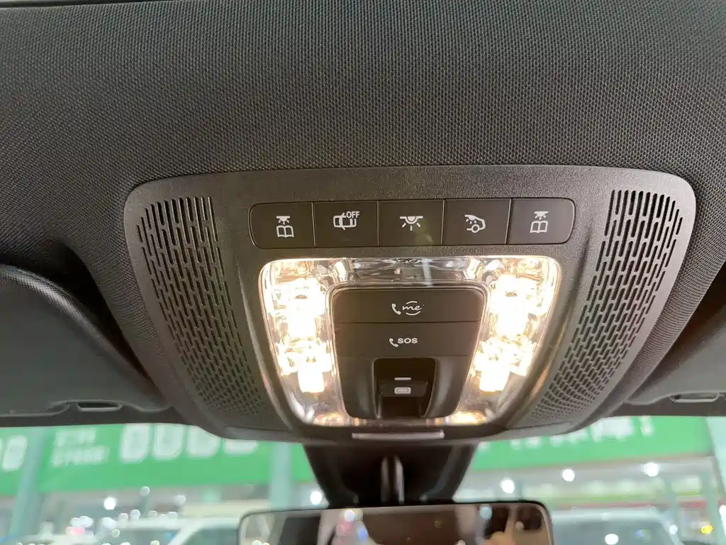 Mercedes-Benz GLB — миниатюра 29