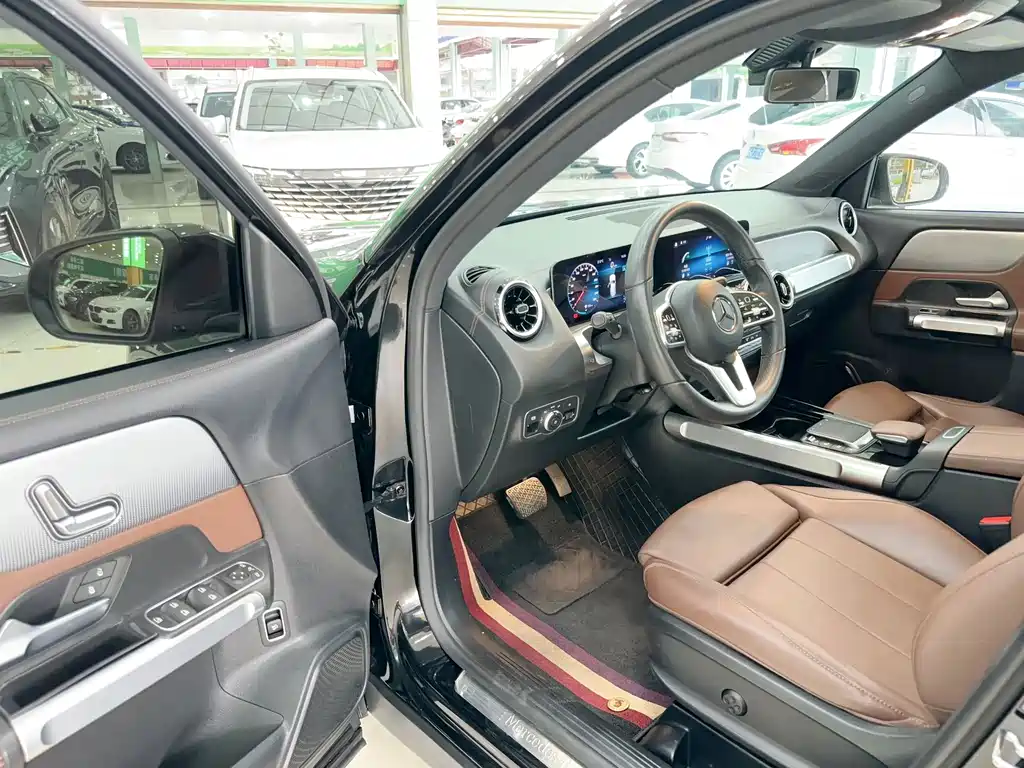 Mercedes-Benz GLB — миниатюра 9
