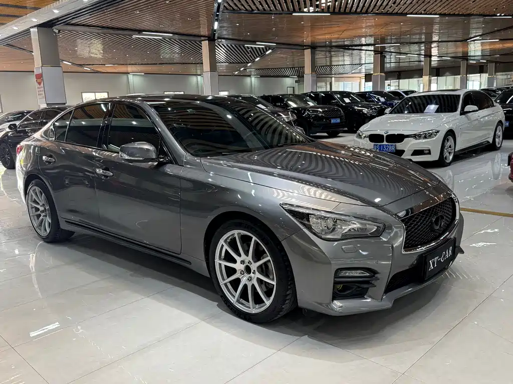INFINITI Q50L