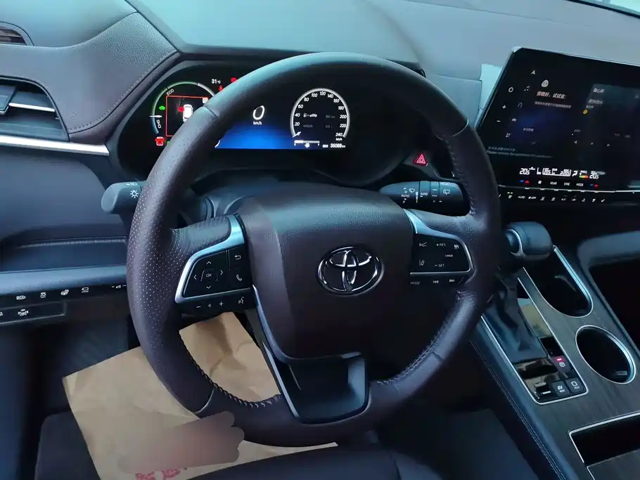 Toyota Sienna — миниатюра 15