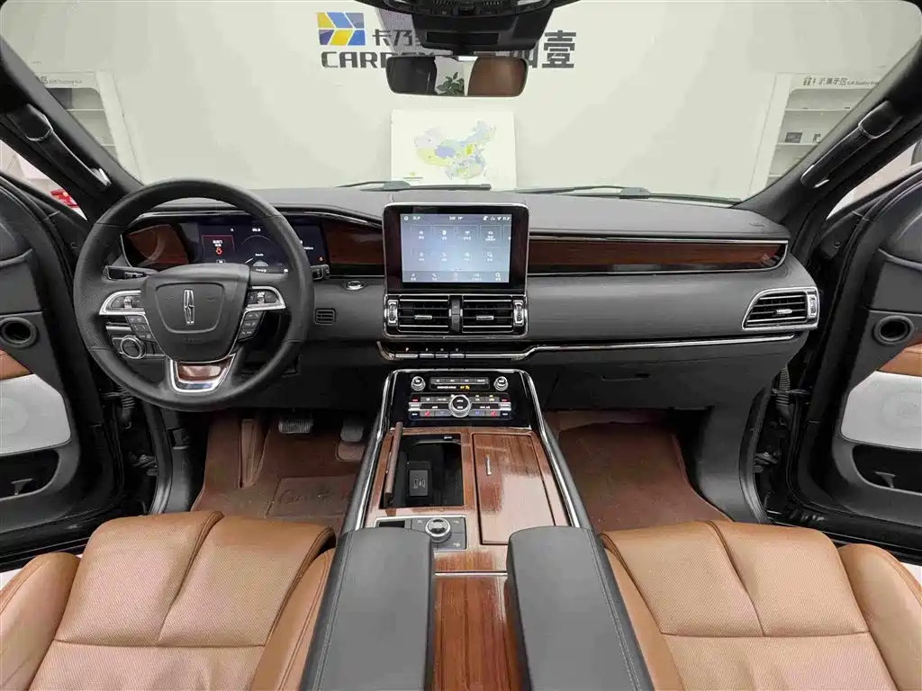 Lincoln Navigator — миниатюра 12