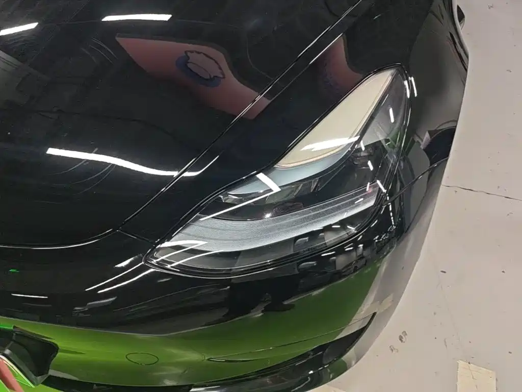 Tesla Model 3 — миниатюра 24