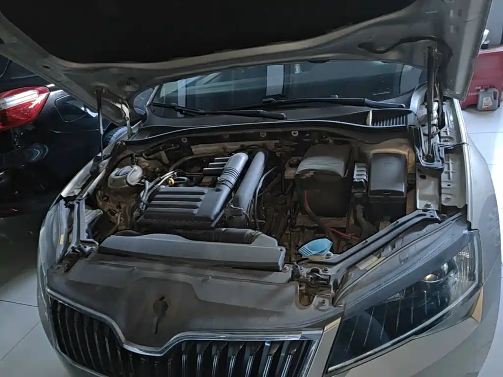 Skoda Superb — миниатюра 20