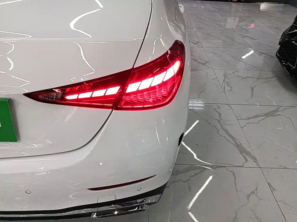 Mercedes-Benz C-Class — миниатюра 8