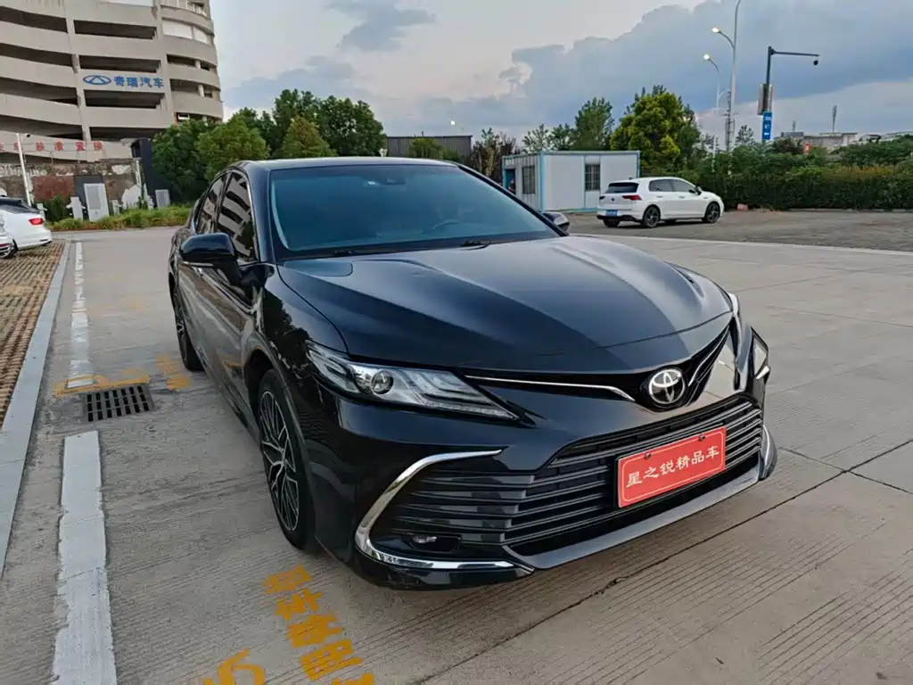 Toyota Camry — миниатюра 3